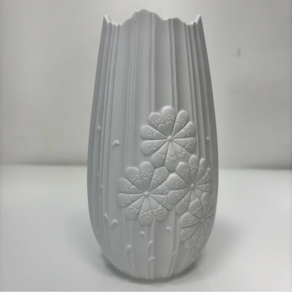 Vintage Kaiser White Bisque Porcelain Floral Pattern Jagged Edge Vase‎